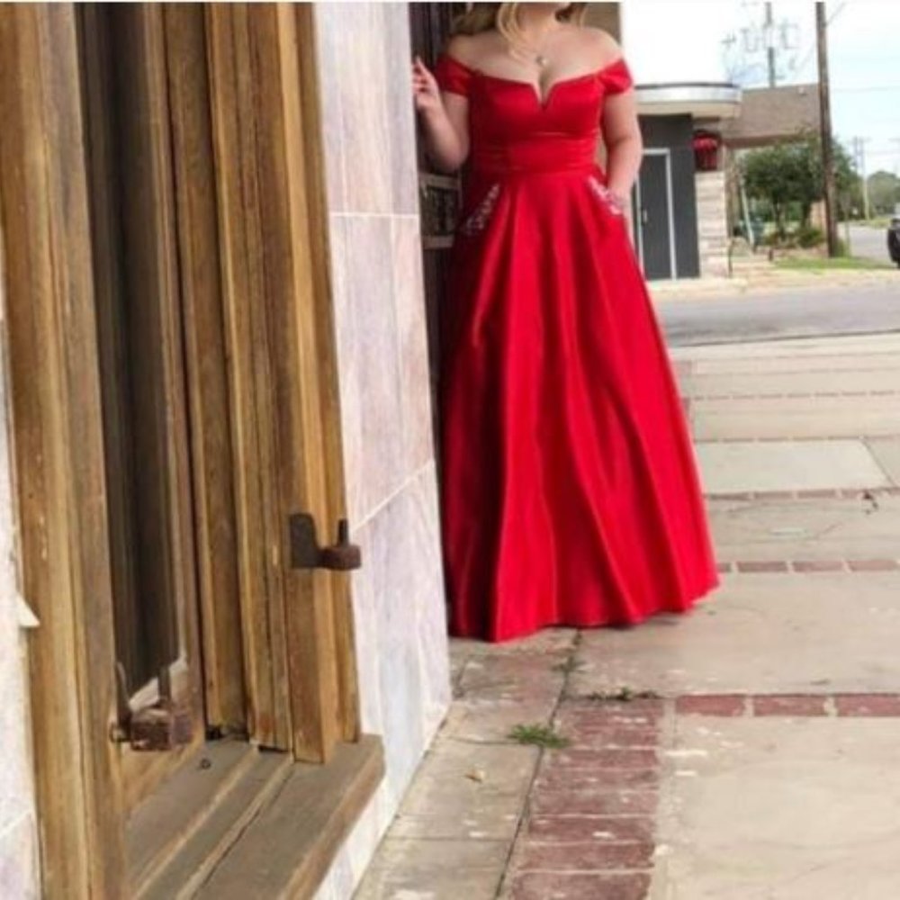 Red Off Shoulder Ballgown Formal Dress sz M